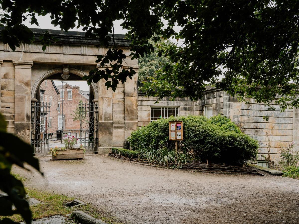 Вілла Beautiful Grade II Listed Gatehouse In Great Location Шеффілд Екстер'єр фото